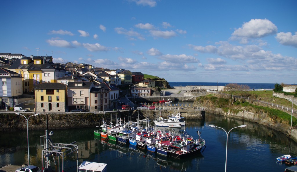 Puerto de Vega, en Navia. Pequeño puerto marinero del Occidente de Asturias