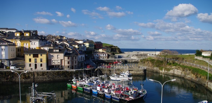 Puerto de Vega, en Navia. Pequeño puerto marinero del Occidente de Asturias